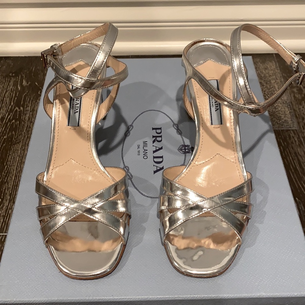 Prada authentic nwt, in original box shoes size 36.5